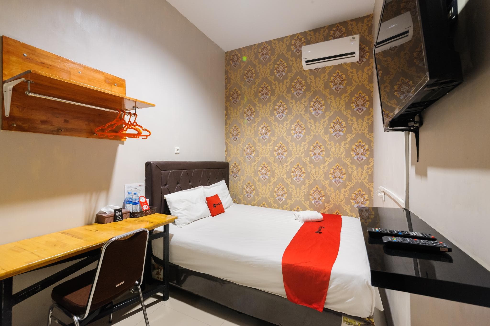 RedDoorz near Waterpark Citra Garden Medan photo 2
