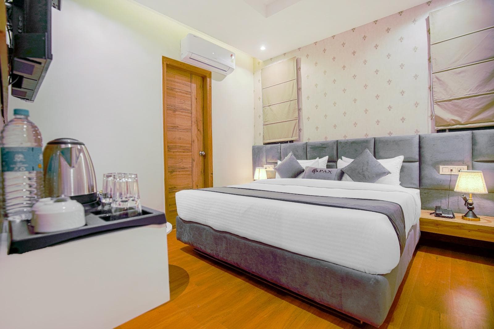 Hotel AK Continental Zirakpur photo 2