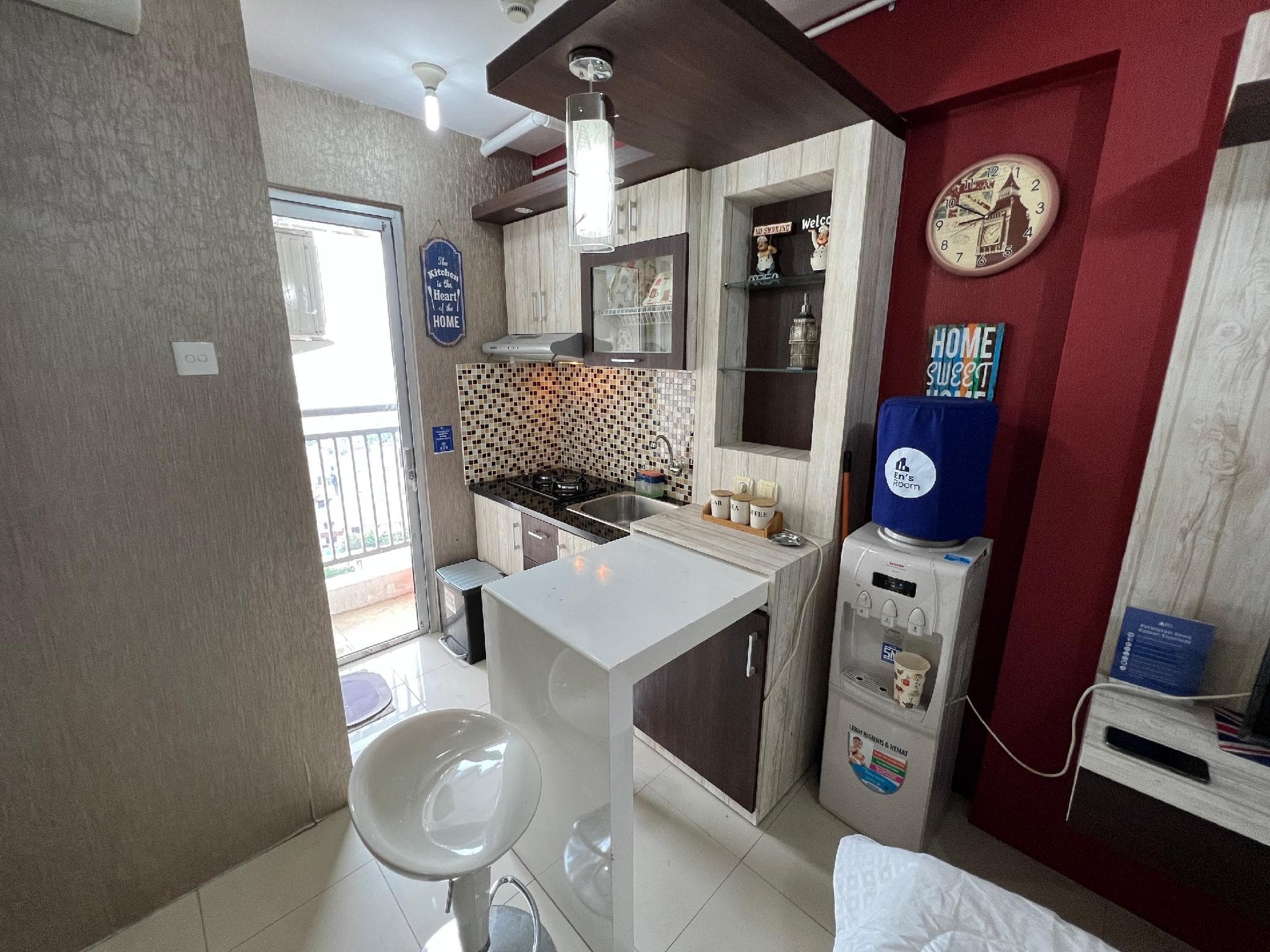 RedLiving Apartemen Bassura City - Ens Room photo 5