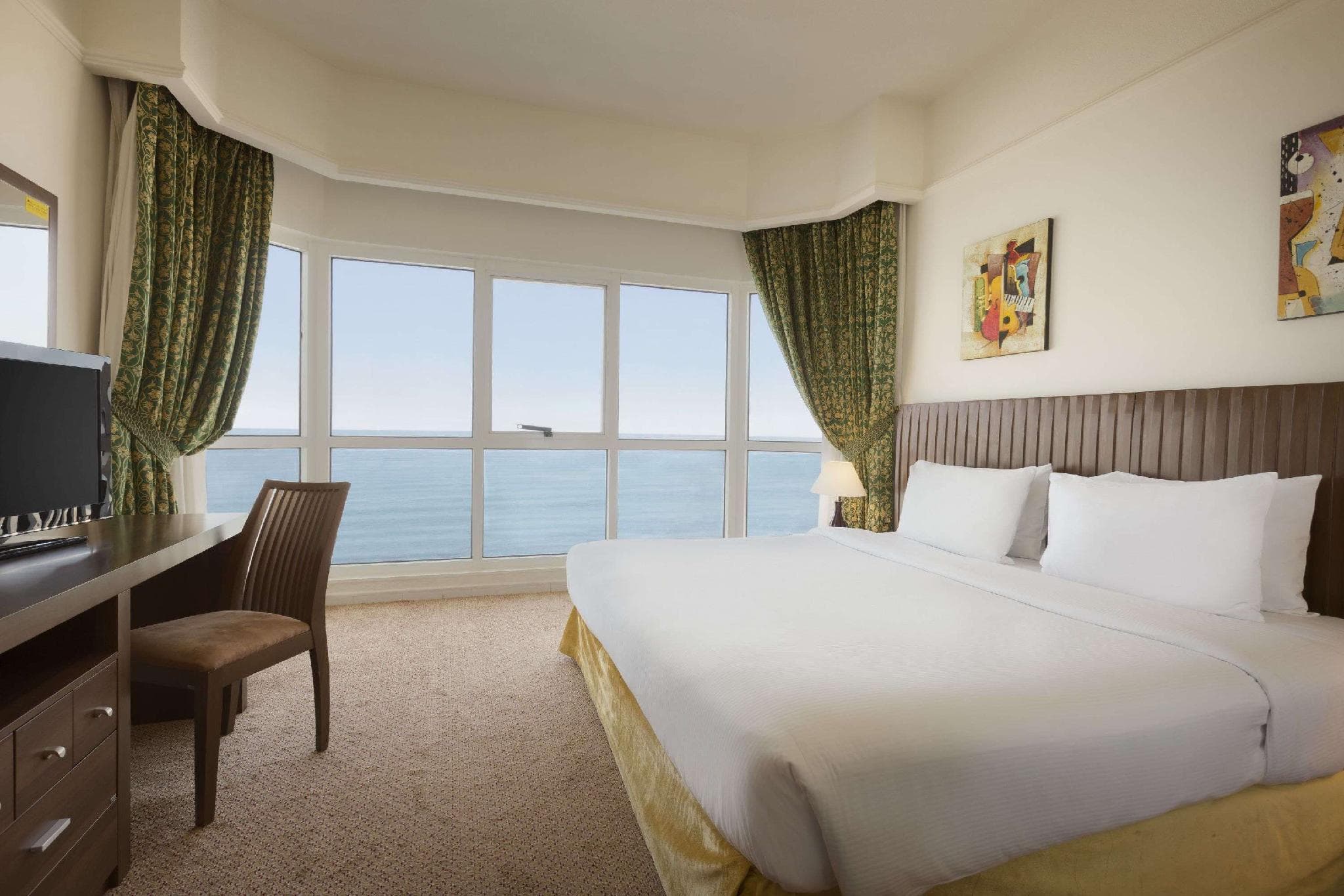 Ramada by Wyndham Beach Hotel Ajman photo 2