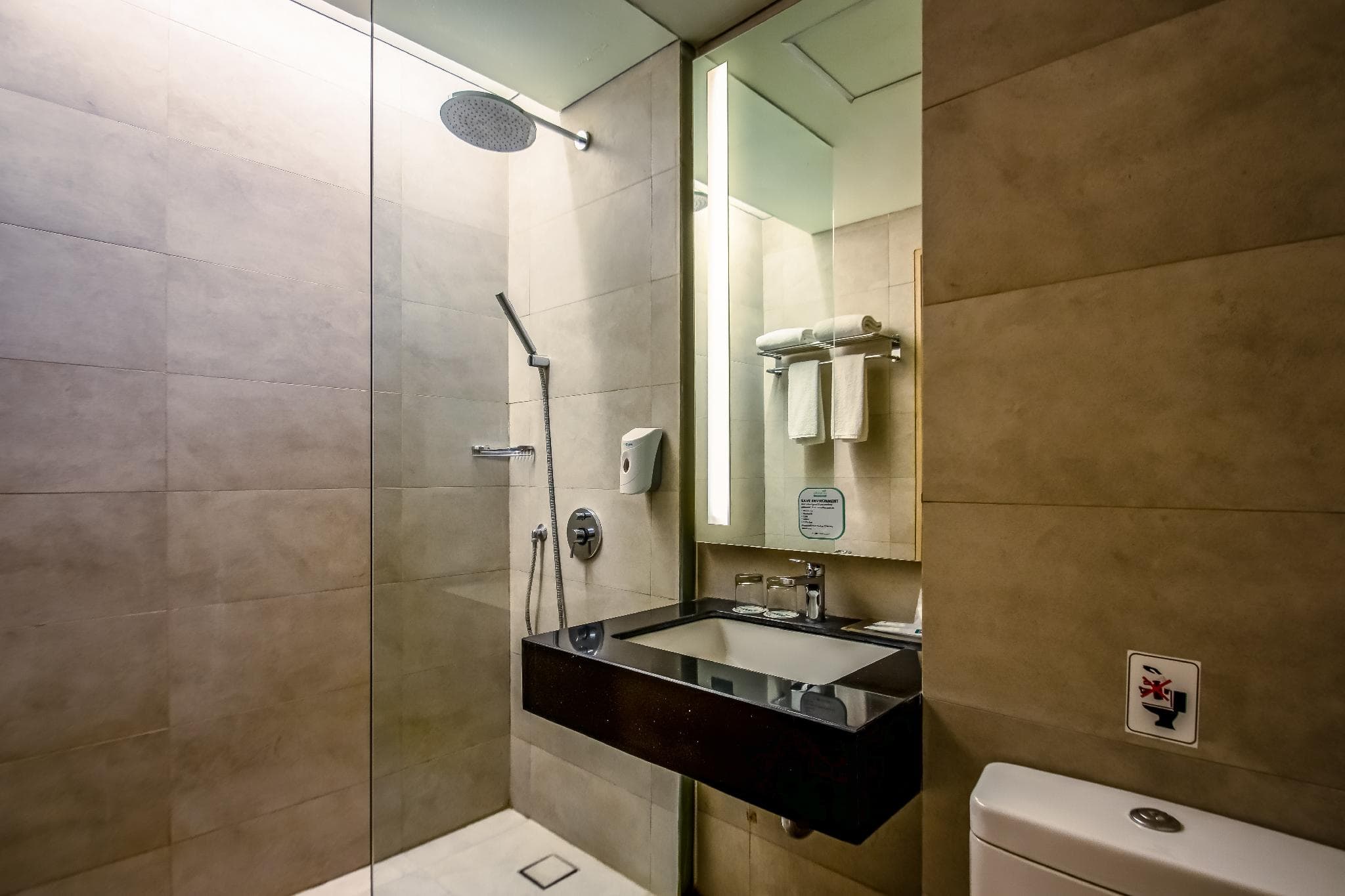 Hotel AYOLA Lippo Cikarang photo 2