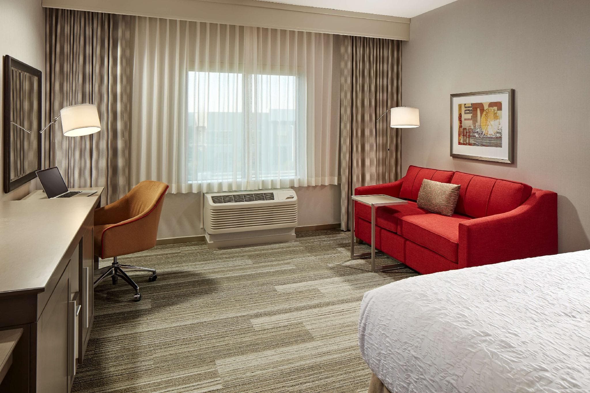 Hampton Inn Long Beach Airport photo 2