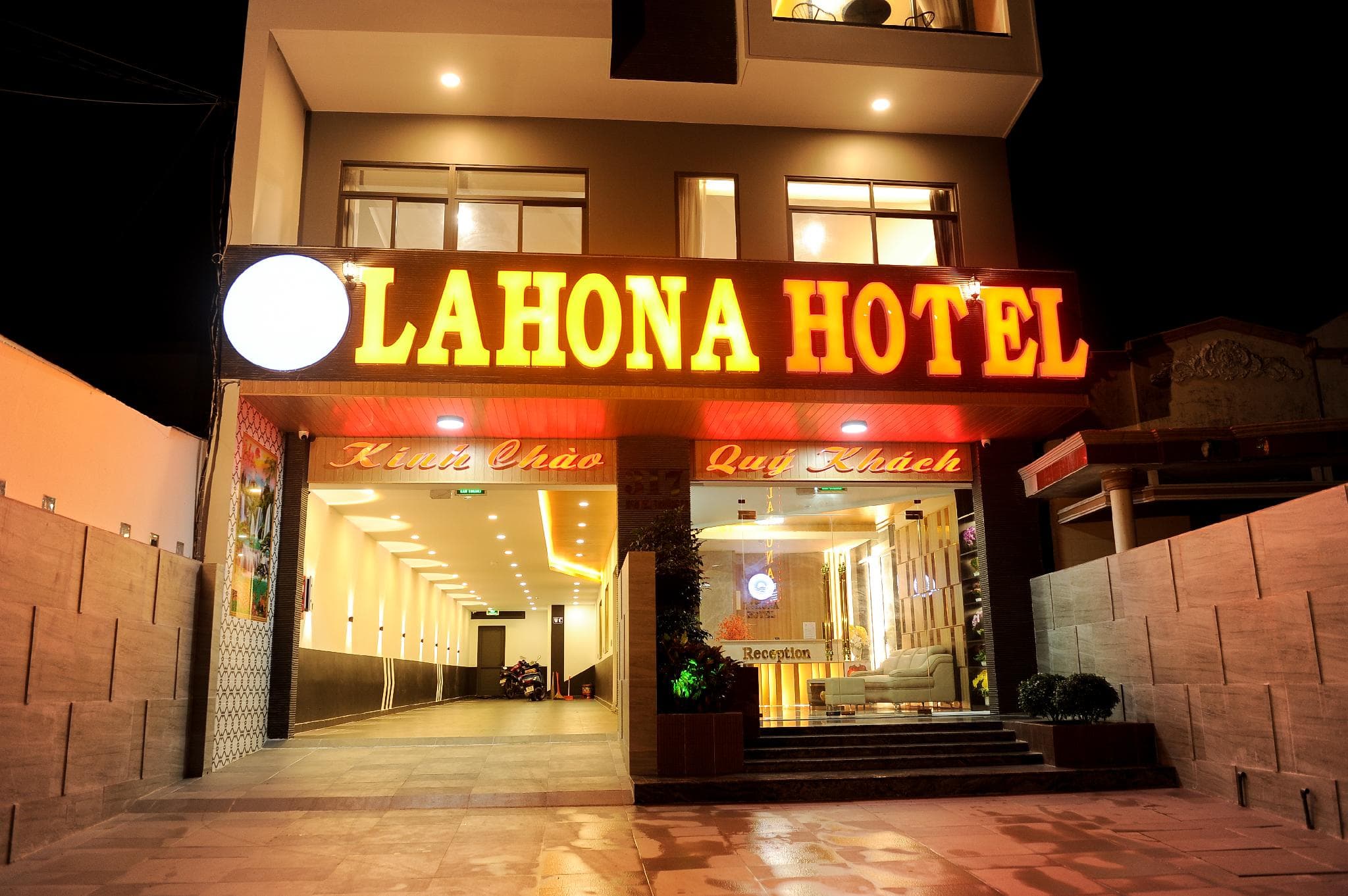 Lahona Hotel photo 3