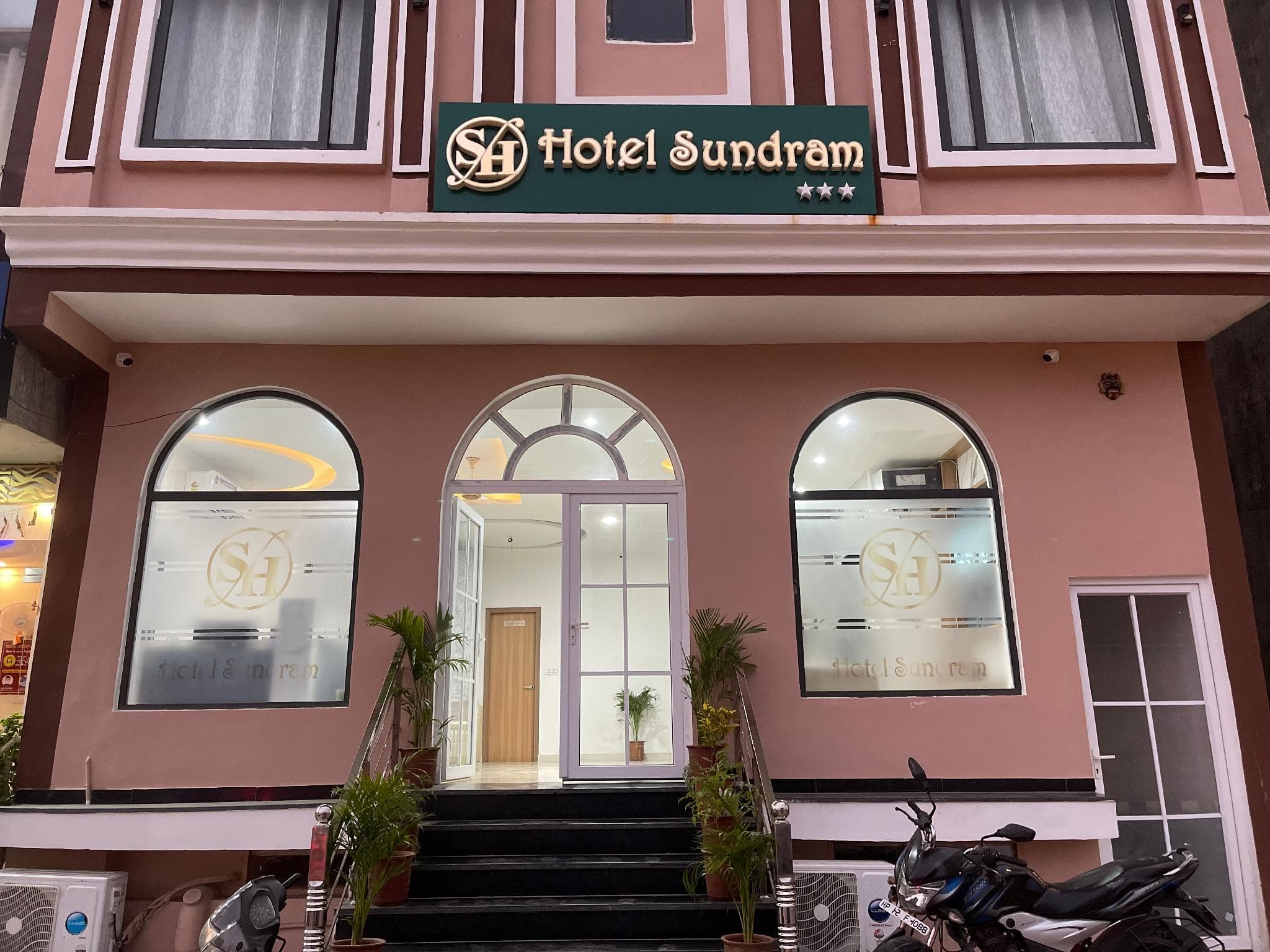 Hotel Sundram photo 3