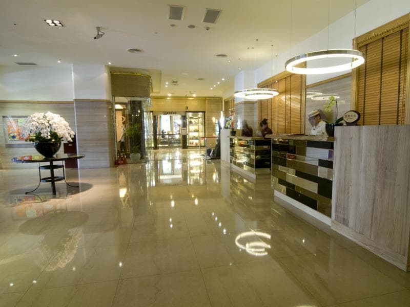 Howard Plaza Hotel photo 5