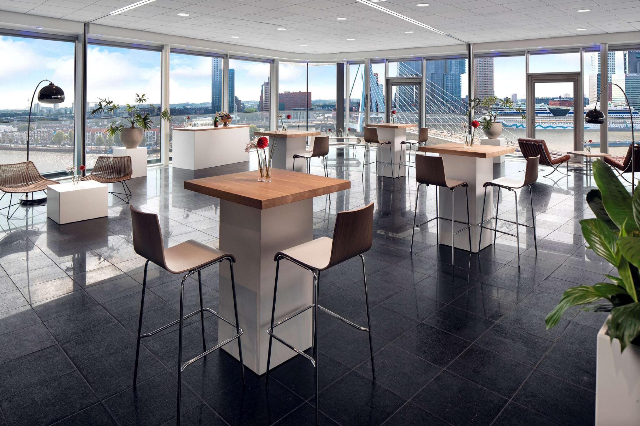 DoubleTree by Hilton Rotterdam Centre photo 3