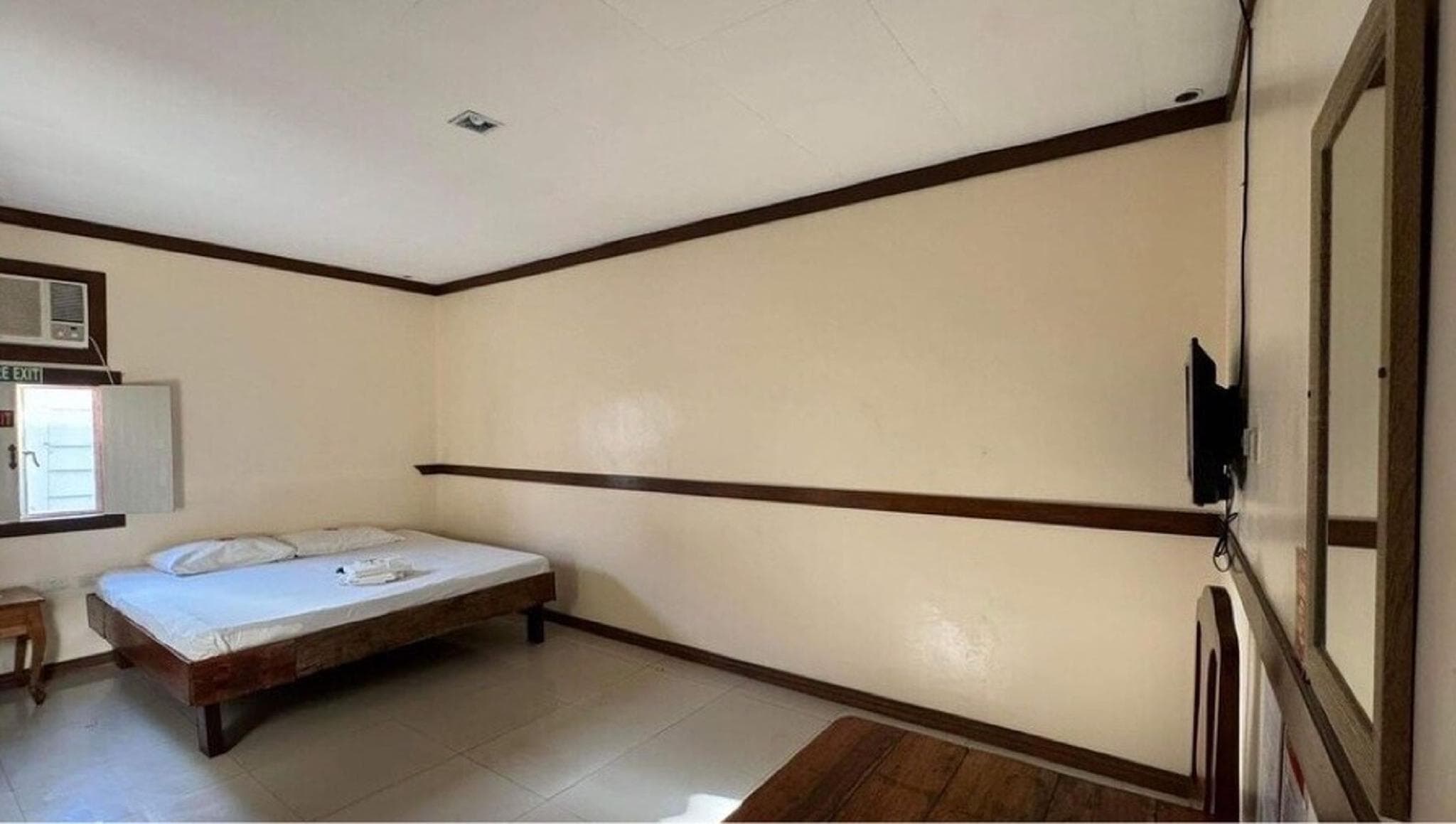 OYO 1026 Evita Hotel Bacoor photo 2