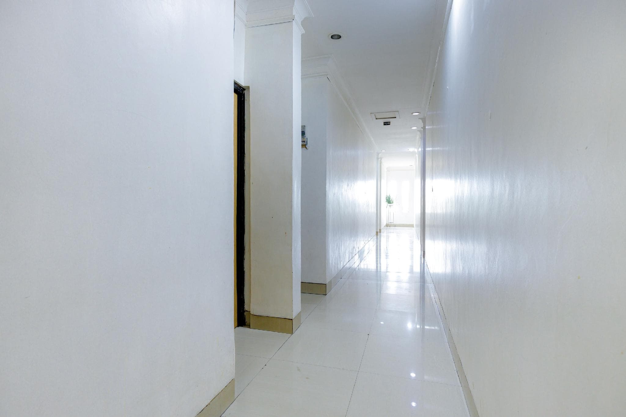 Urbanview SRB Near Mall Ciputra Cibubur photo 3