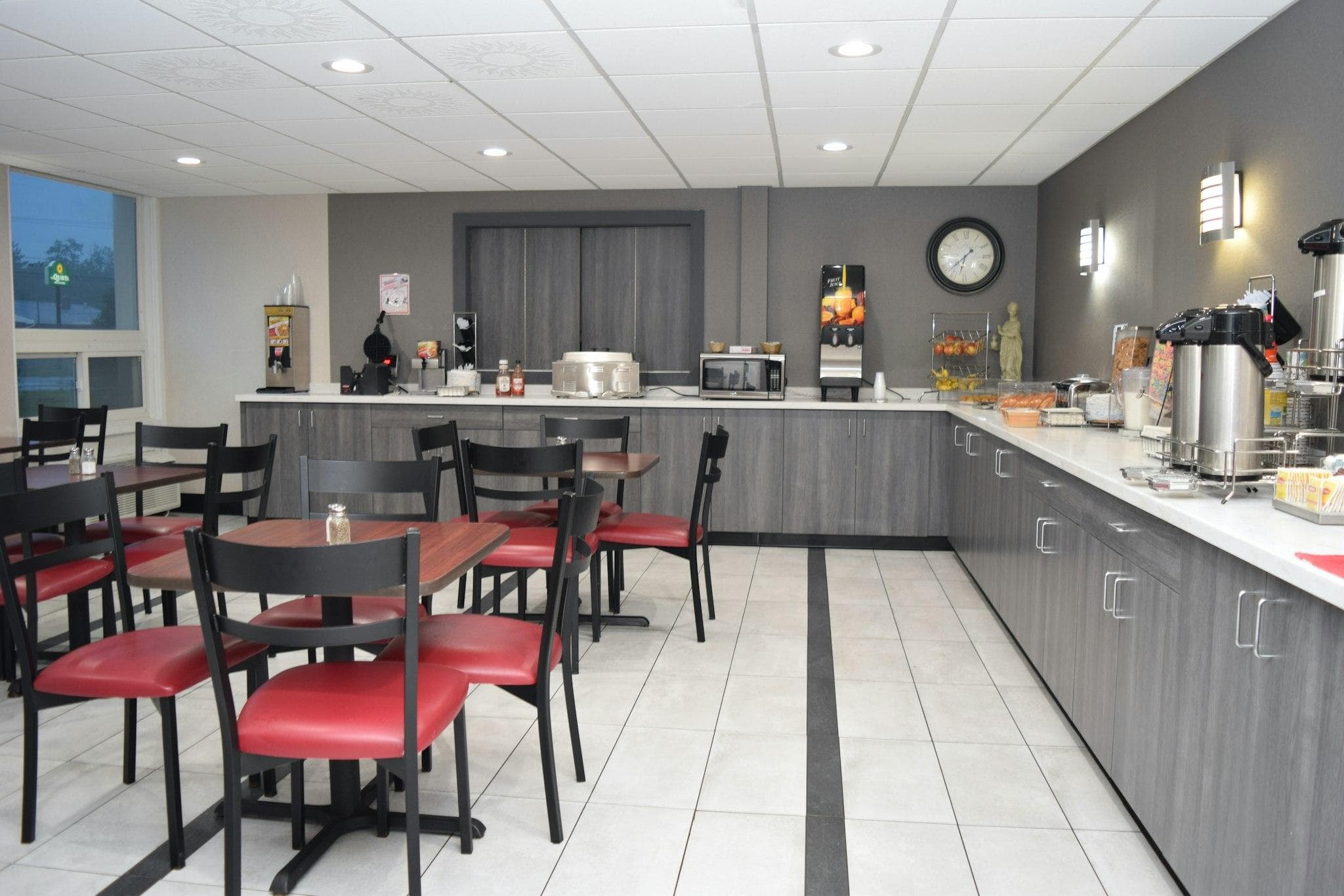 Red Roof Inn Batavia photo 3