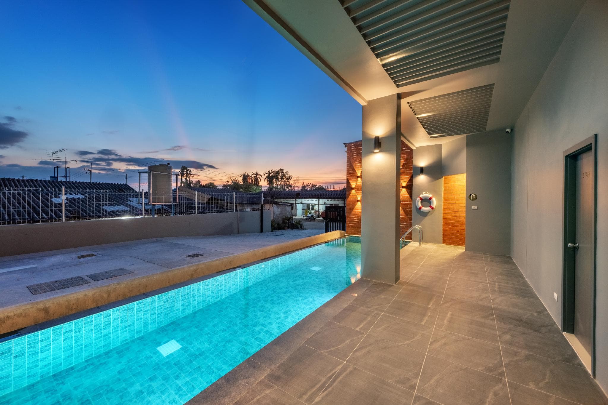 PLAAI Plus Hotel, Bowin photo 5