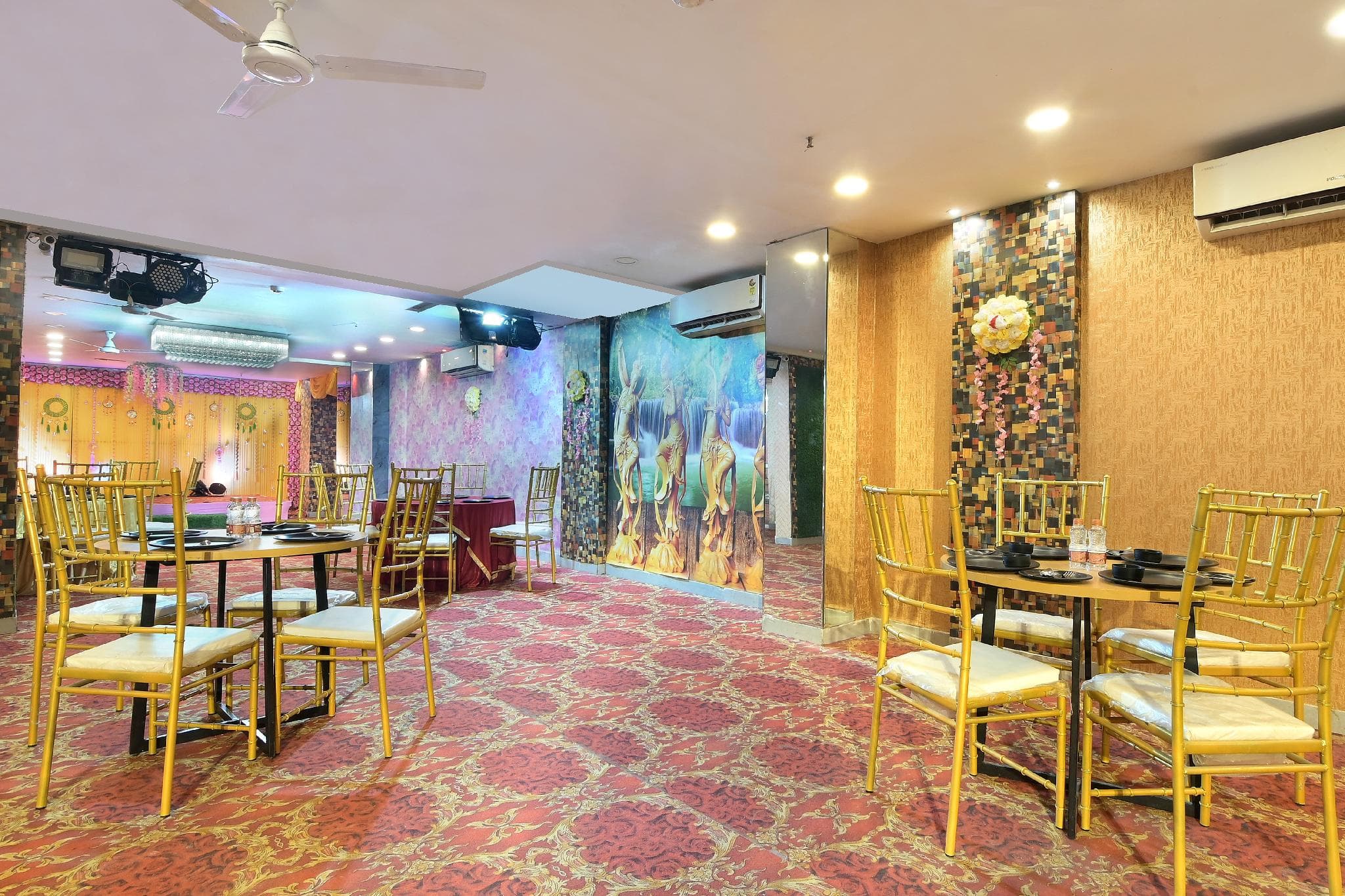Hotel Red York at Noida Sector 63A photo 5