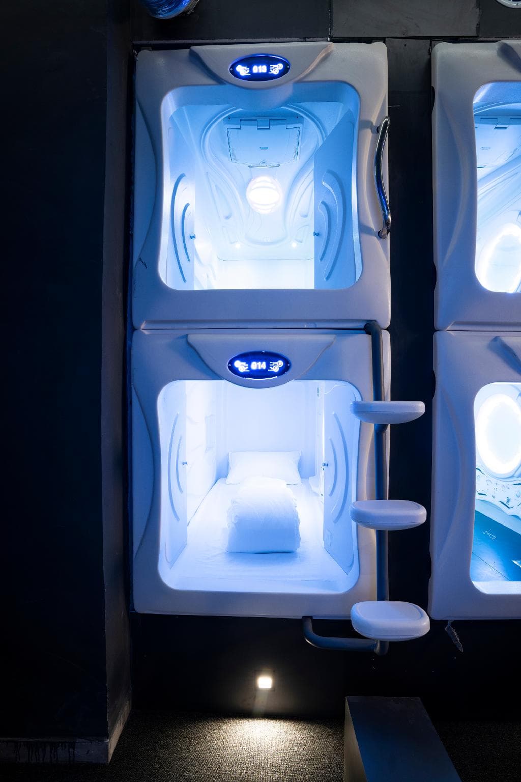 NapTapGo: Japanese Private POD Hotel, E-City Metro photo 4
