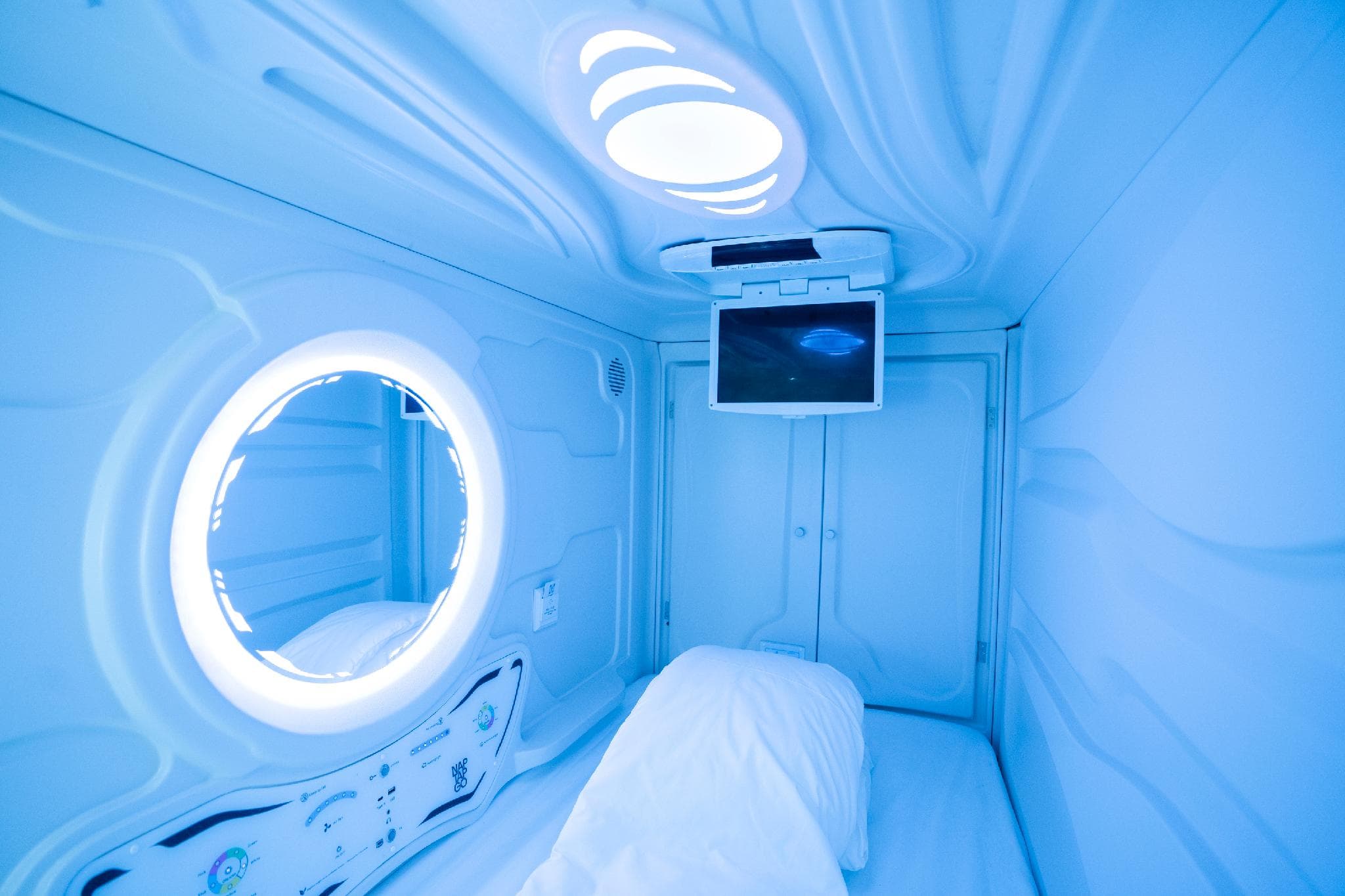 NapTapGo: Japanese Private POD Hotel, E-City Metro photo 5