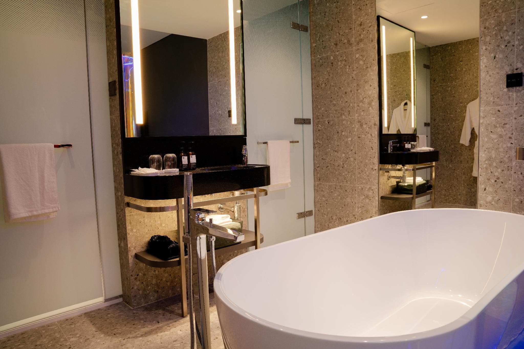 CapsuleTransit MAX, Airport Hotel - Landside, Public Area - Gateway KLIA T2, Lvl 2M photo 2