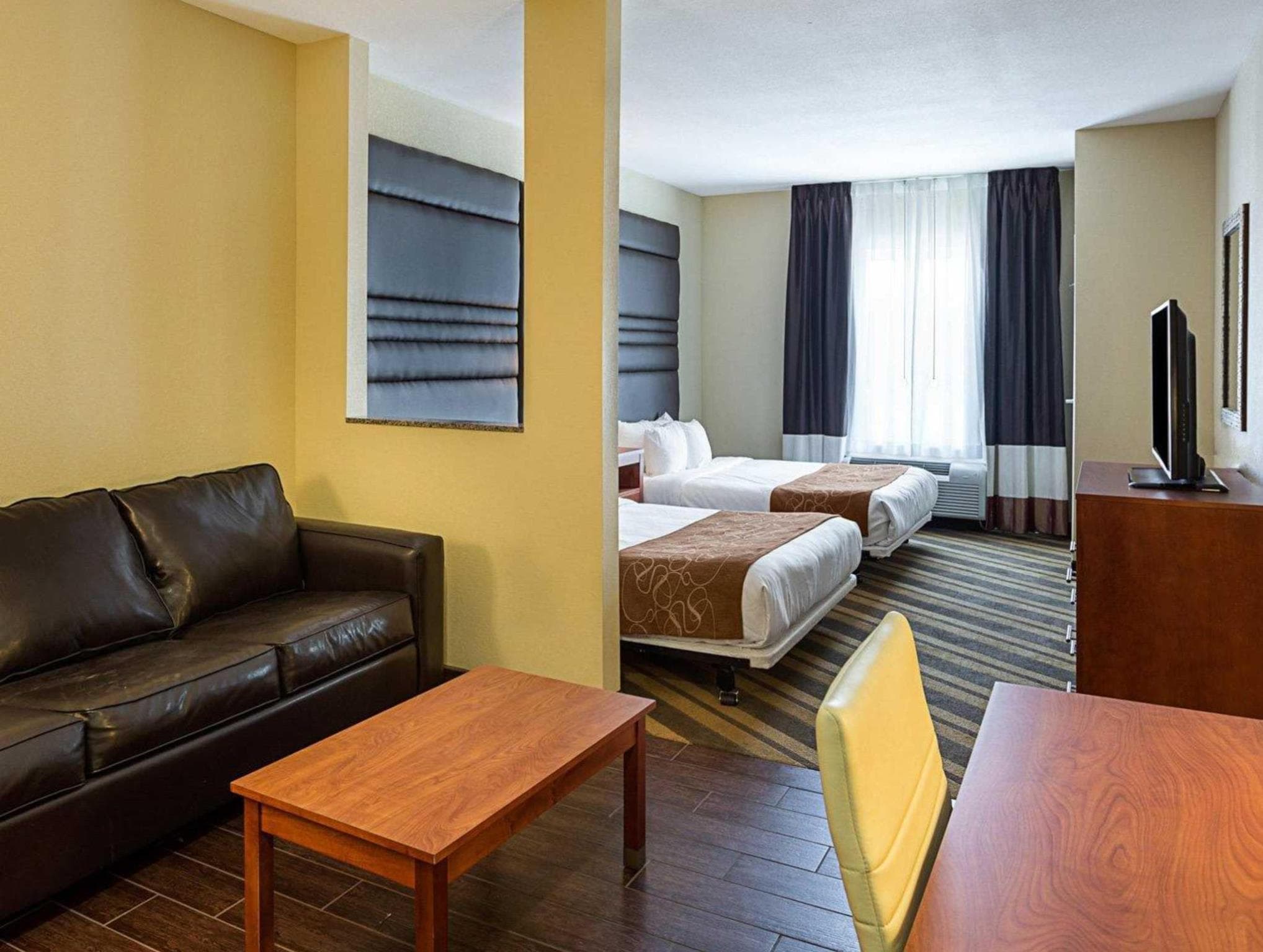 Comfort Suites near Tanger Outlet Mall photo 3