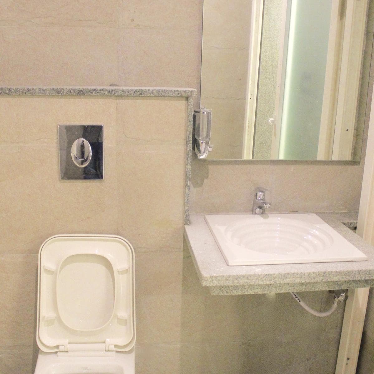 Nirvana Boutique Hotel photo 2