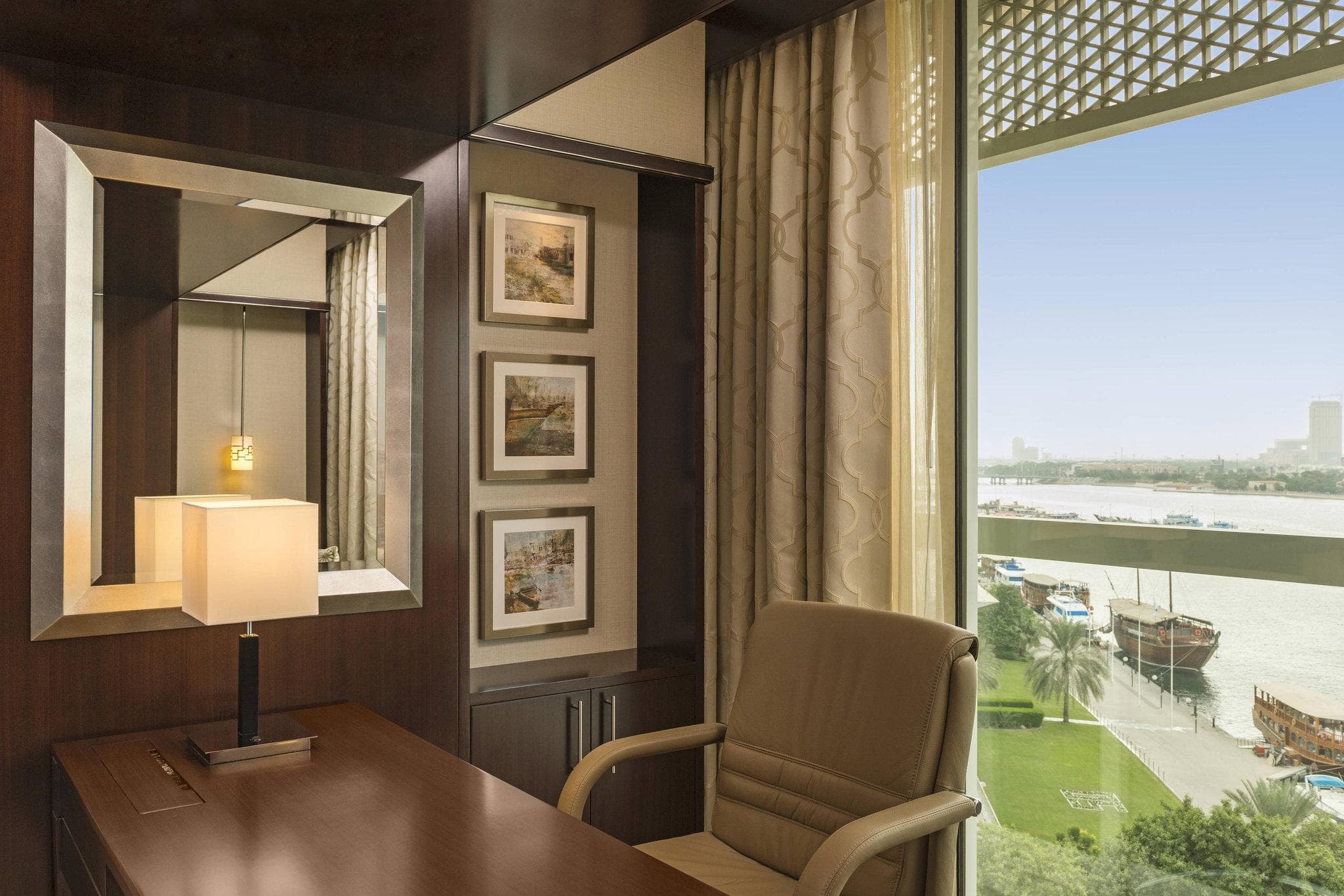 Sheraton Dubai Creek Hotel & Towers photo 2