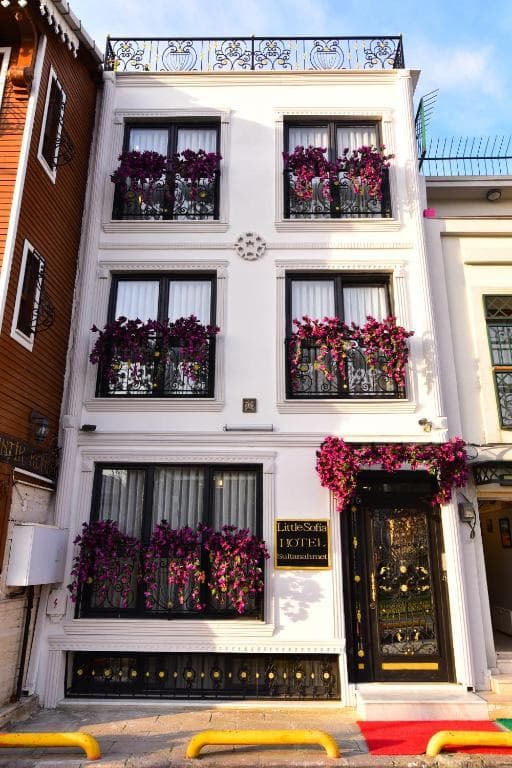 LITTLE SOFIA HOTEL