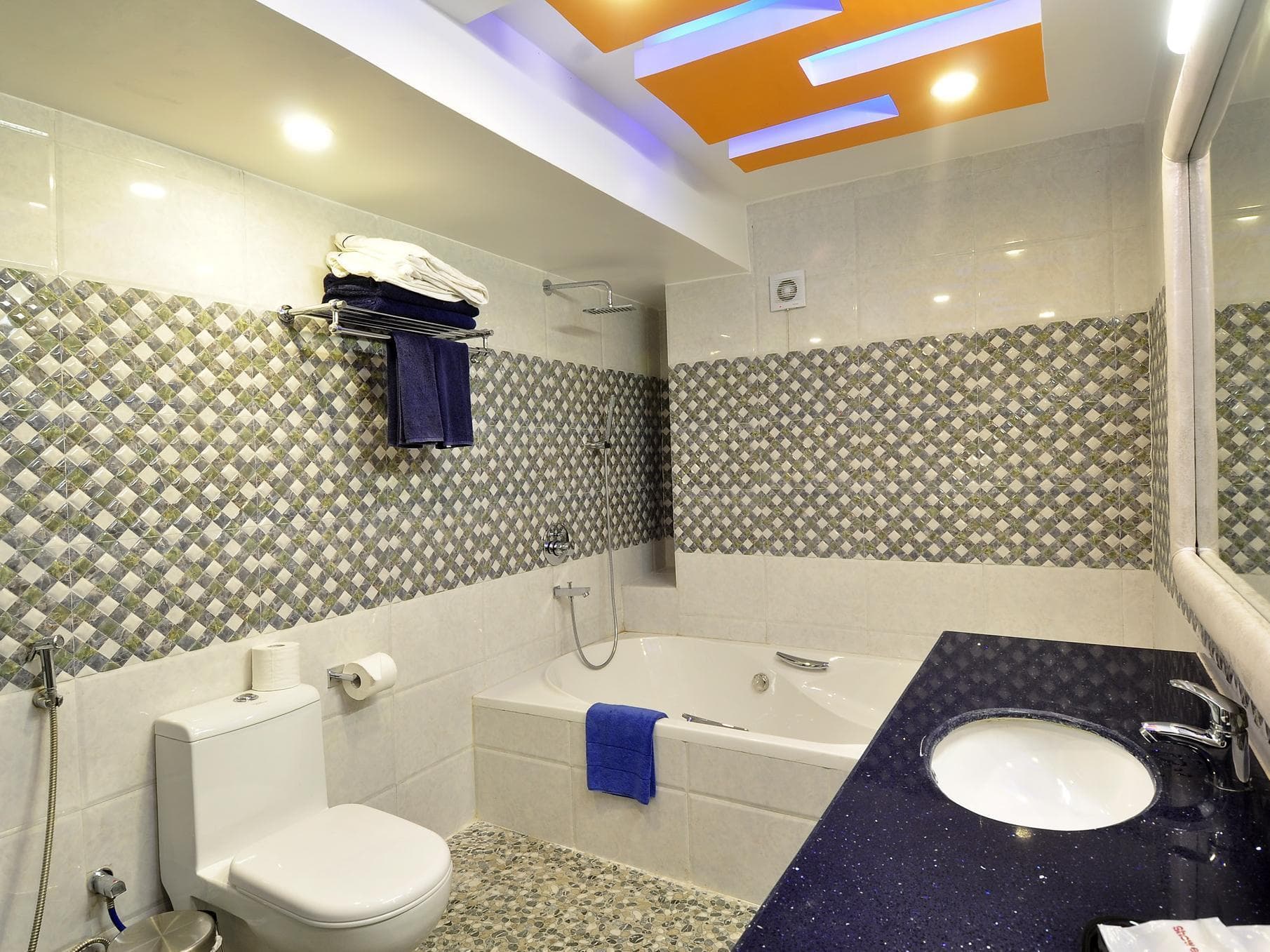 Royal Penguin Boutique Hotel & Spa photo 3