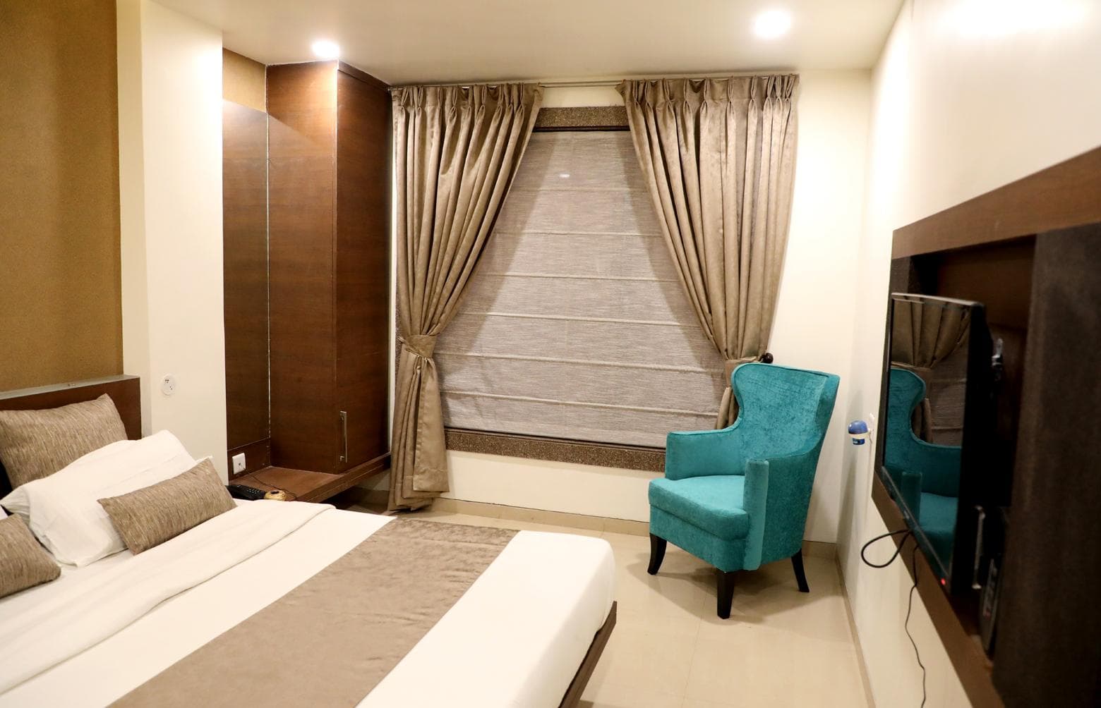 Hotel Adarsh Palace photo 5
