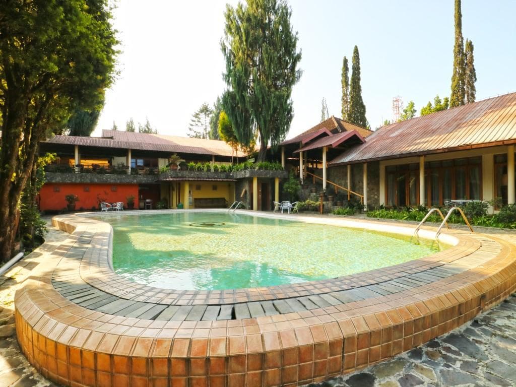 Hotel & Banquet Panorama Lembang photo 2