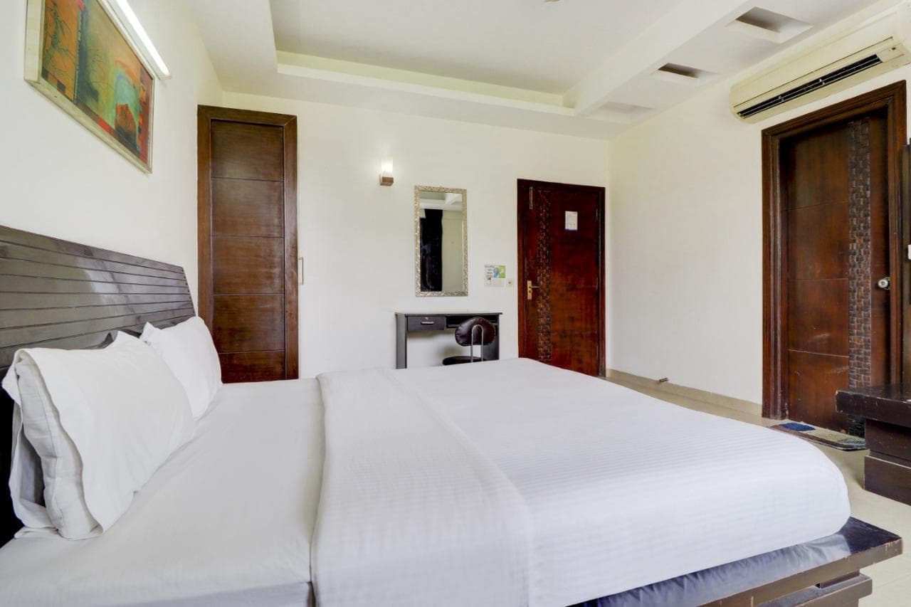 Blue Moon Residency Hotel & Restaurant photo 5