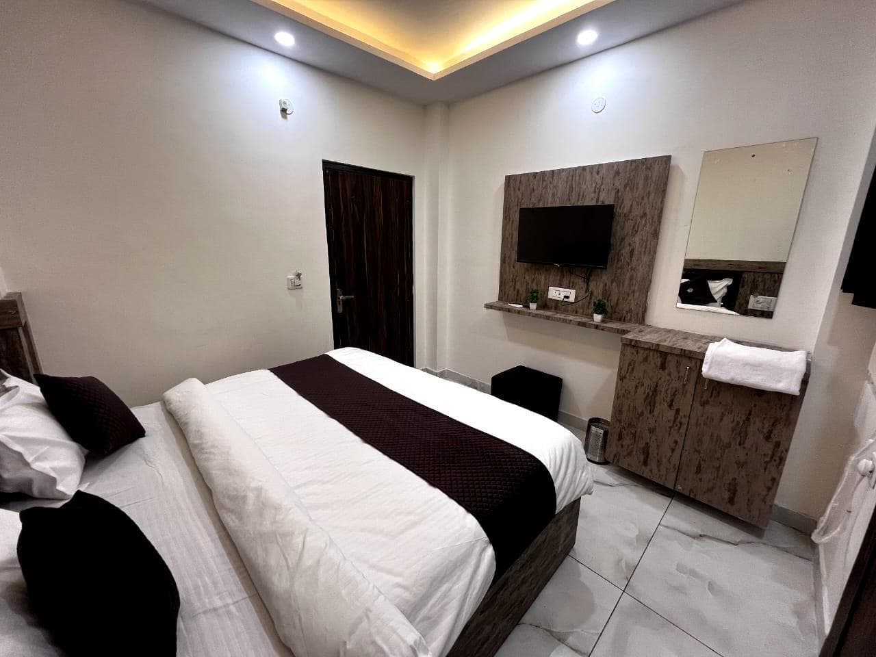 Dev Palace and Restaurant photo 2