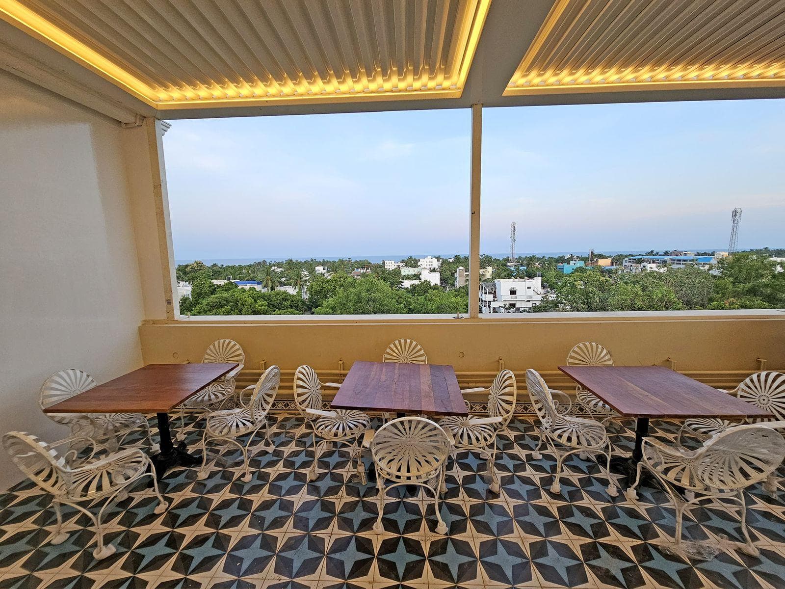 Blissful Stay, LUX Suites & Tint of Mint - 1 BHK Apartment, 5min Beach, Auroville Pondicherry photo 5