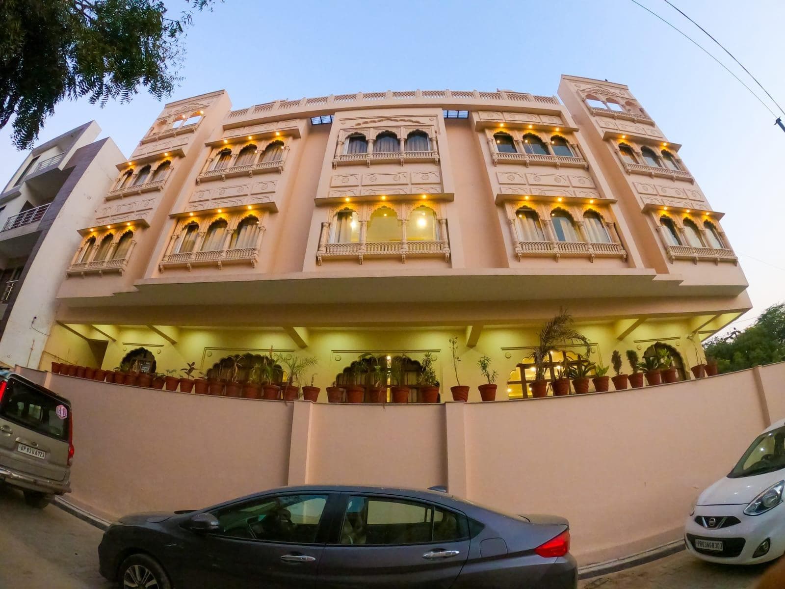 The Taj Vista Agra - Walking distance to Taj Mahal photo 4