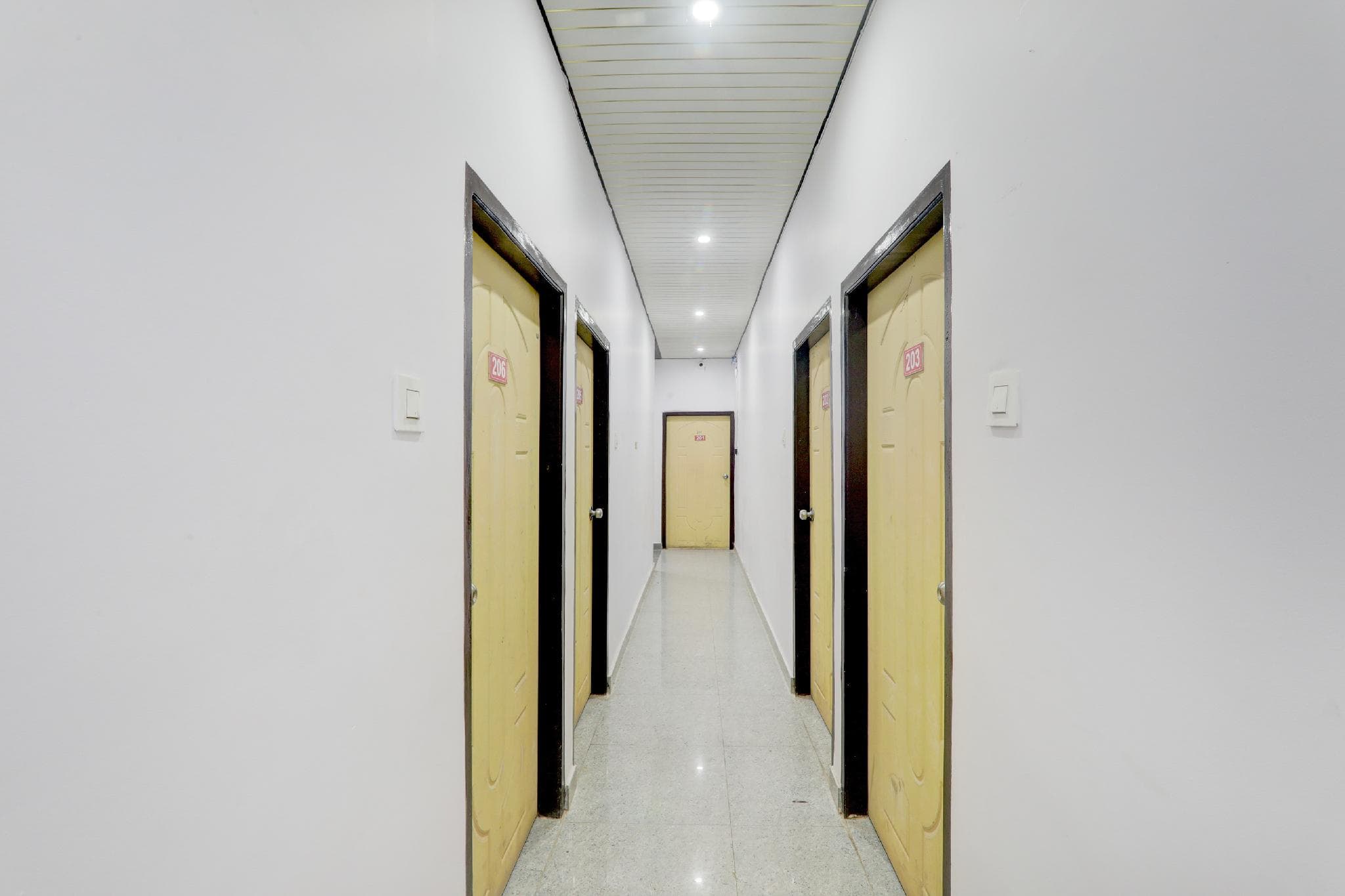 Super Hotel O Shri Buddheshwar Temple Lucknow photo 4