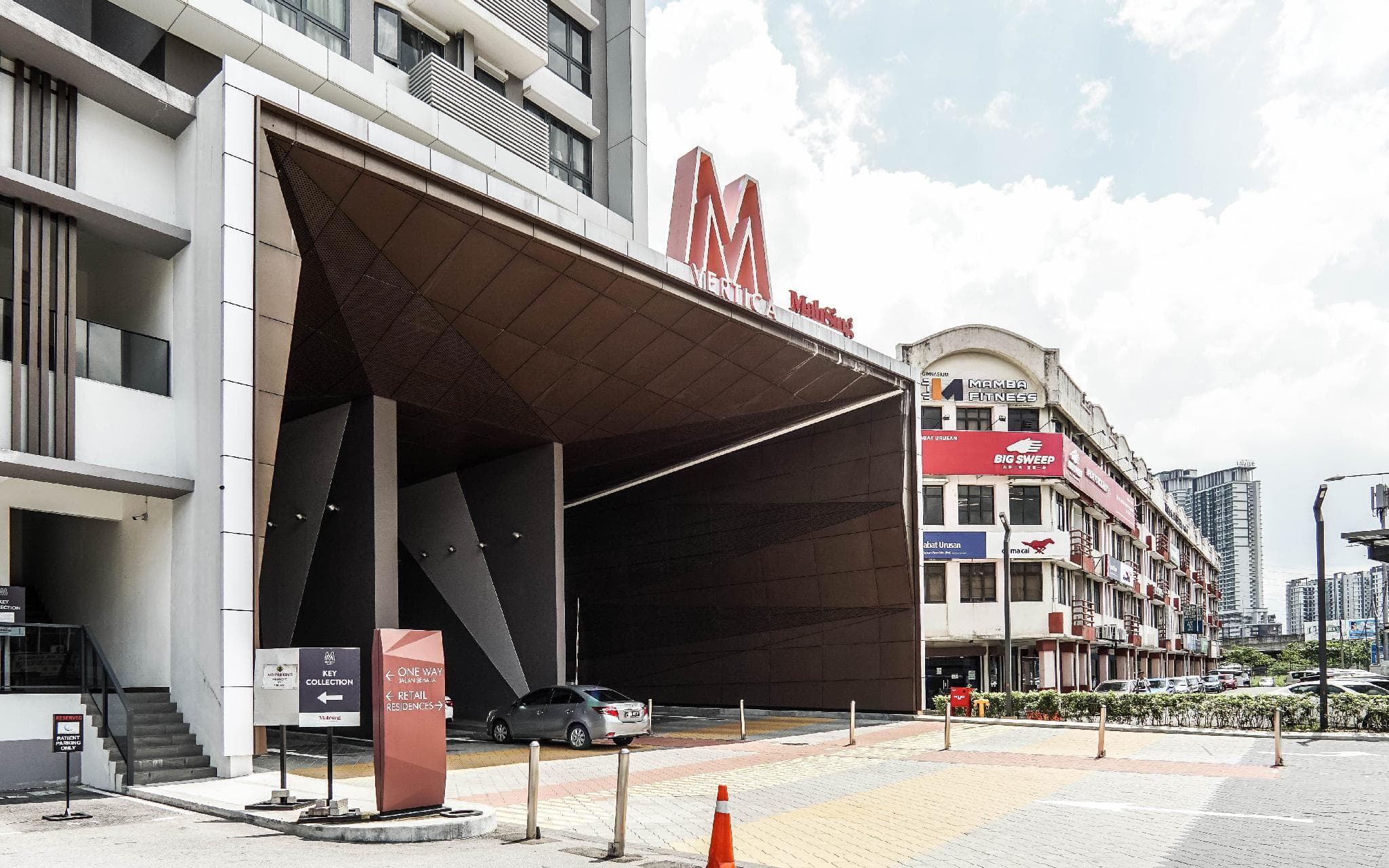 M Vertica KL by Airhost photo 4