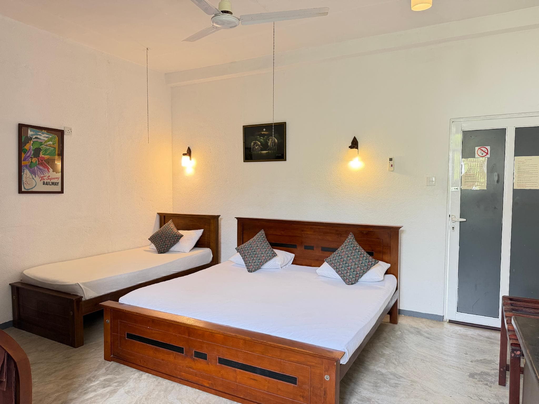 Holiday Inn Unawatuna photo 5