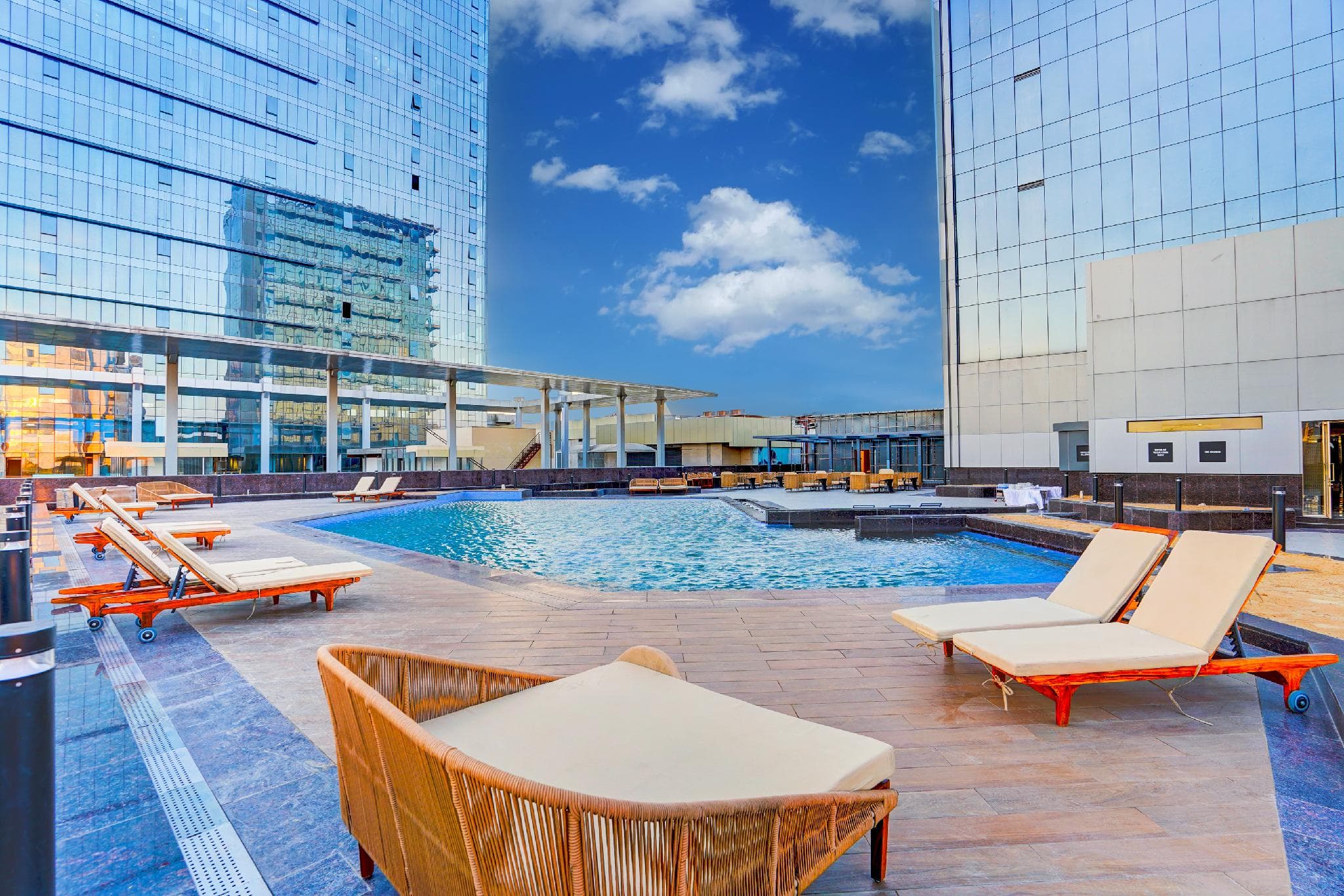 Sunday Hotel & Residences by CheckIn, Gurugram photo 5