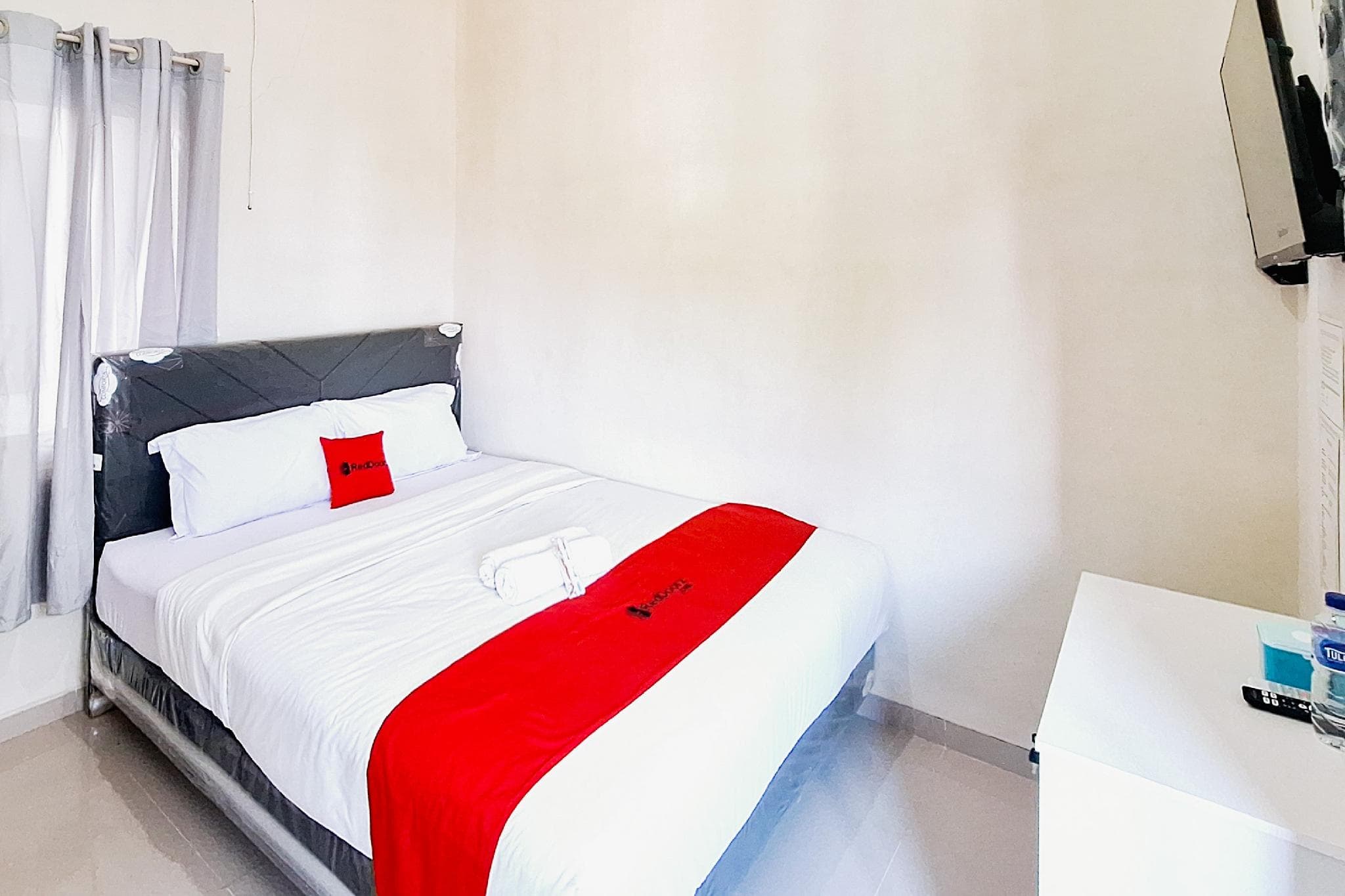 RedDoorz near Malang Creative Center