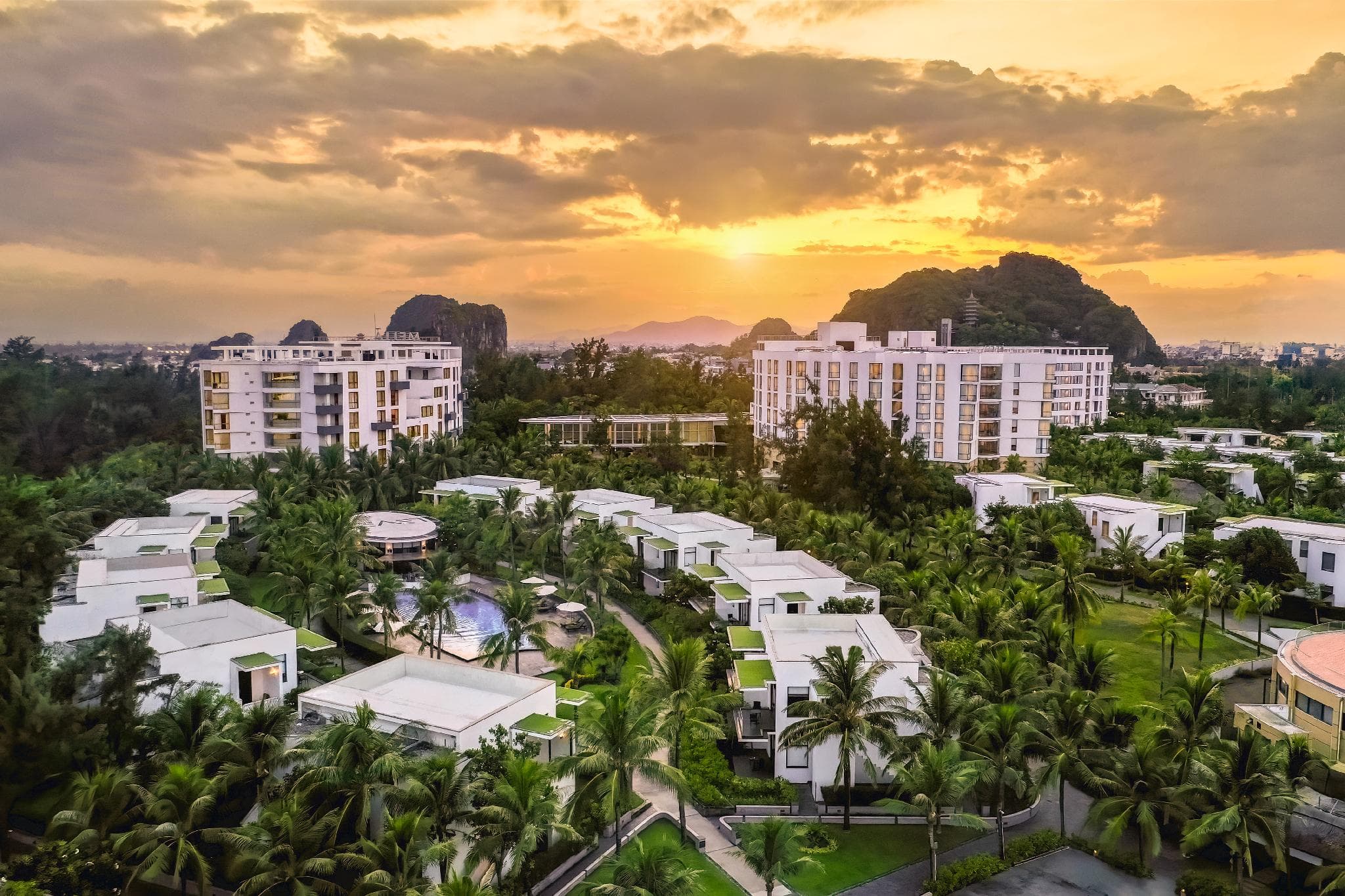 Melia Danang Beach Resort photo 5