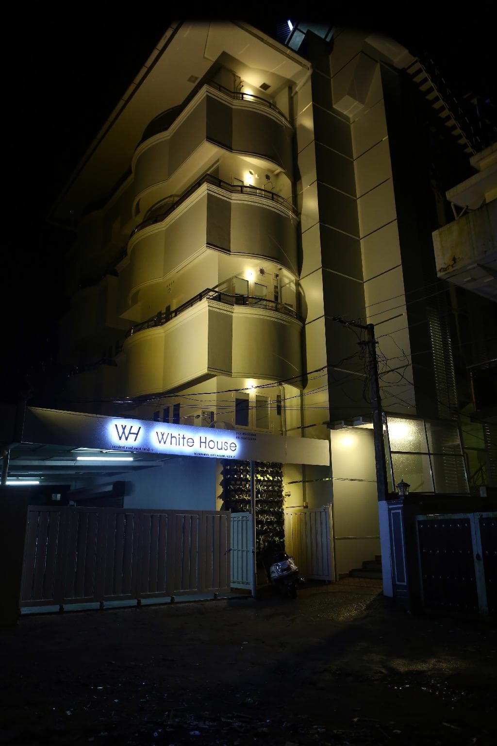 White House Inn photo 3