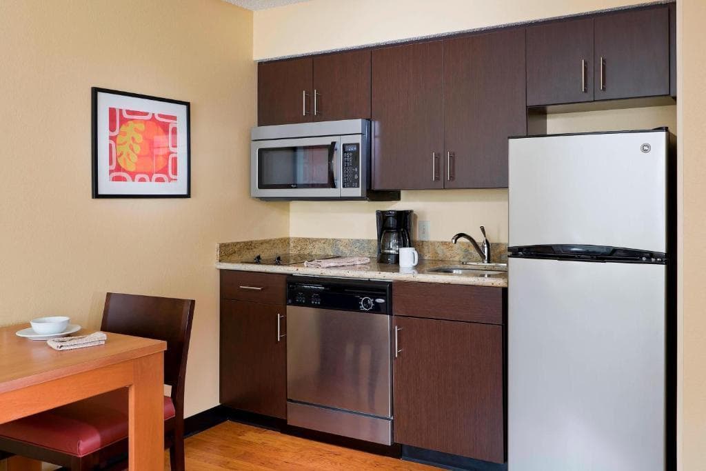 Sonesta Simply Suites Houston Brookhollow photo 2