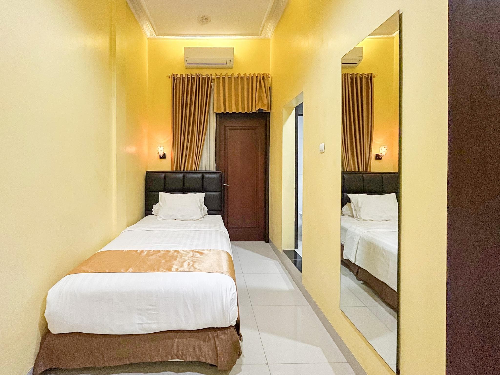 Kartika Hotel Syariah Pacitan Mitra RedDoorz photo 2