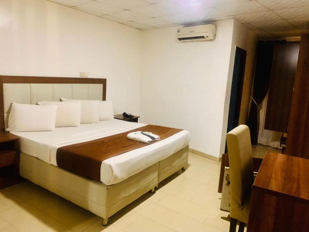 Presken Hotels Alade Avenue photo 2