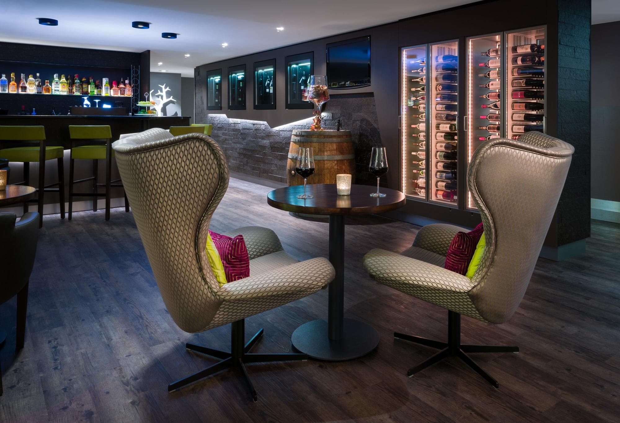 SI-SUITES photo 4