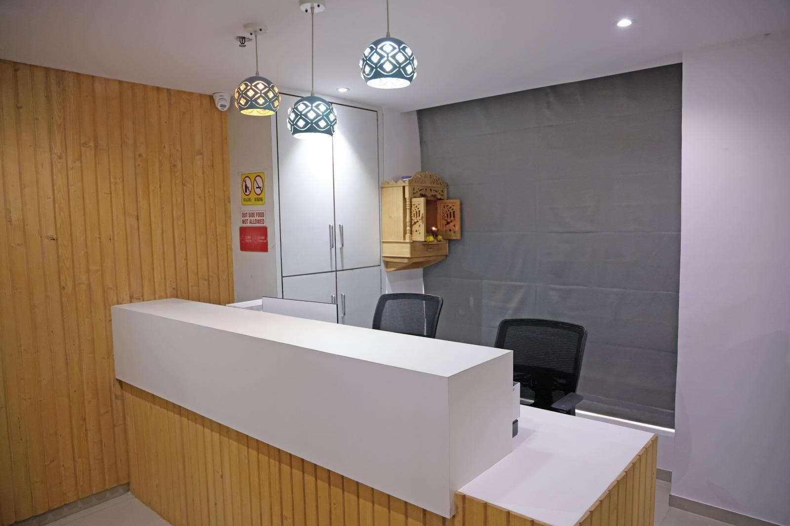 Hotel Elegant Inn - Vesu, Surat photo 4