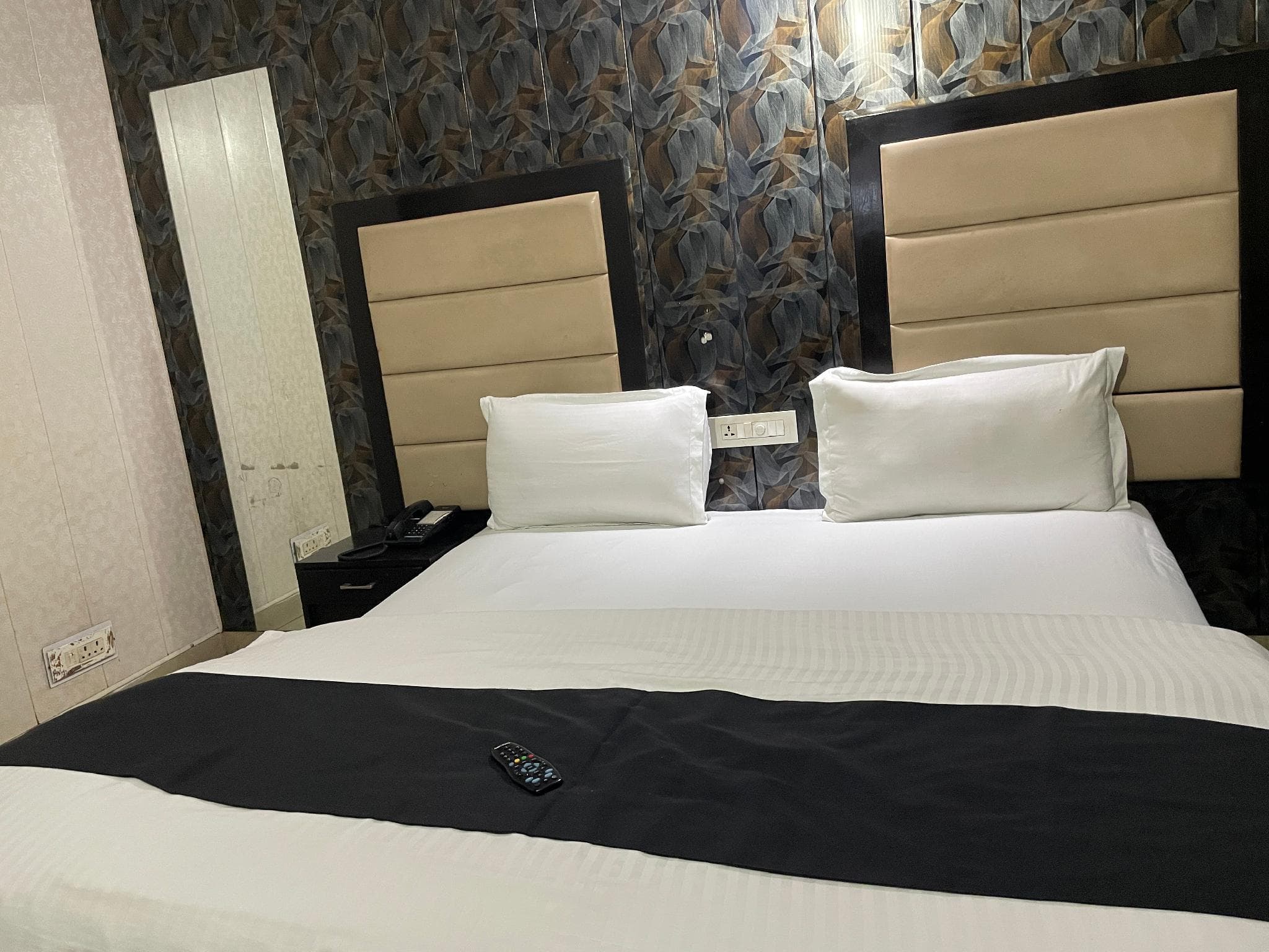 Hotel Ek Noor Residency photo 2