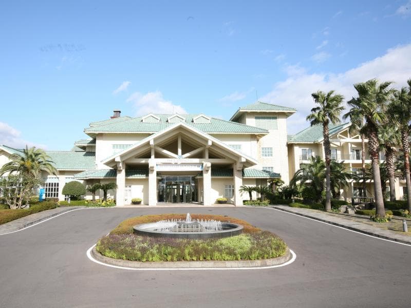 The Suites Hotel Jeju photo 3