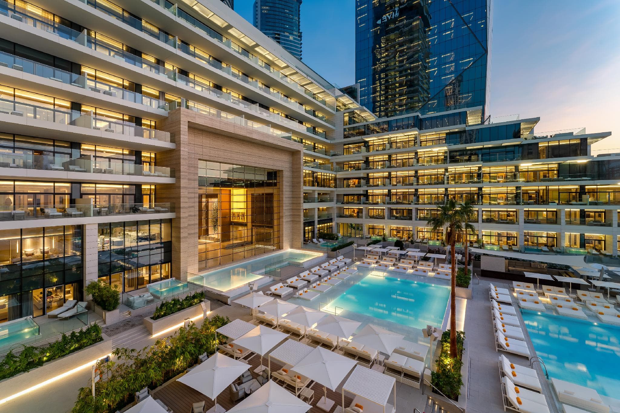 FIVE LUXE photo 3