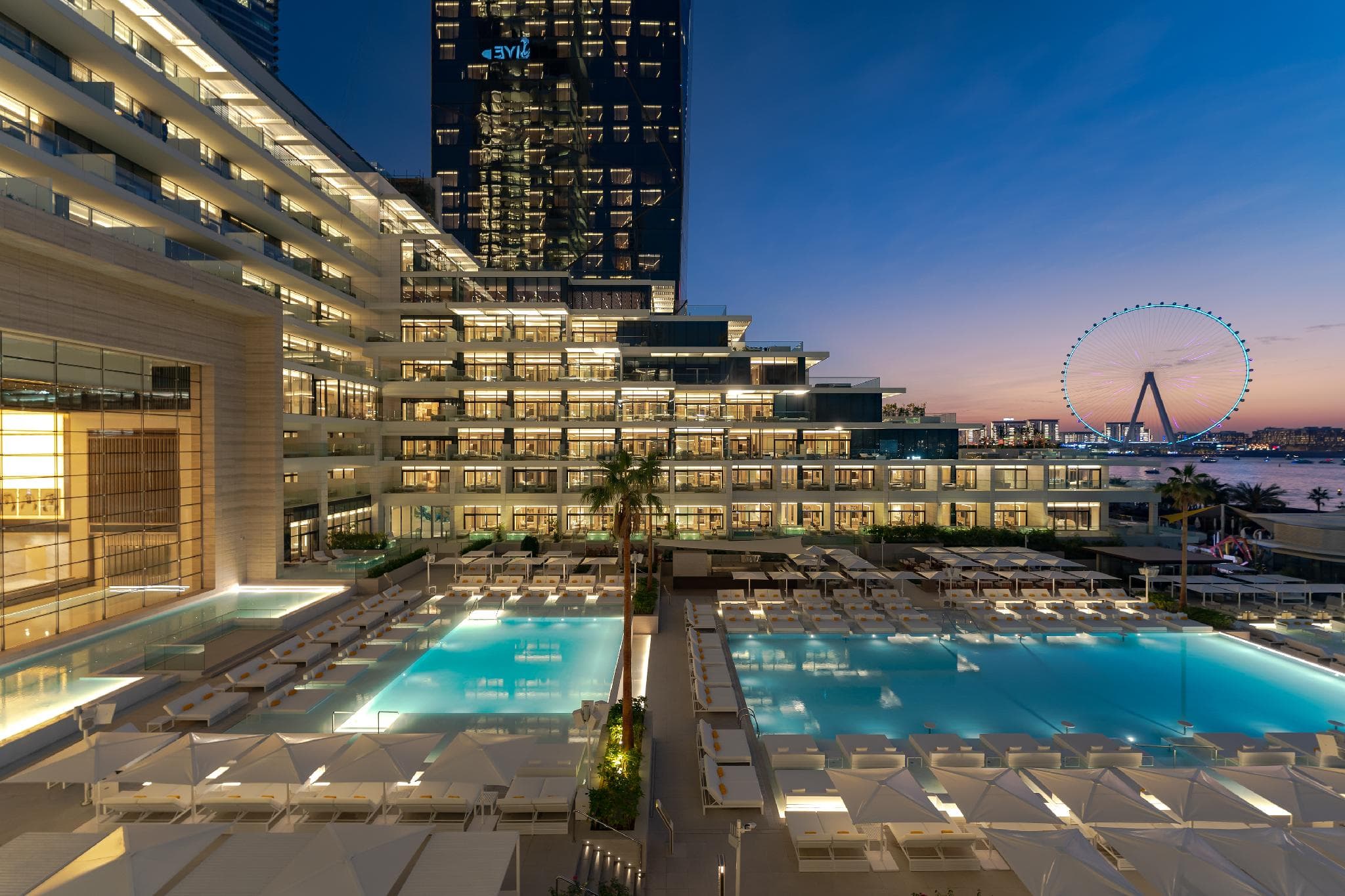 FIVE LUXE photo 4