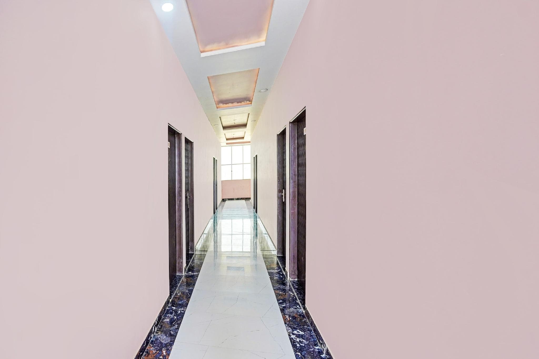 Hotel O Mansarovar Sector 8 Formerly Hotel KV Palace Mansarover Metro Station photo 4