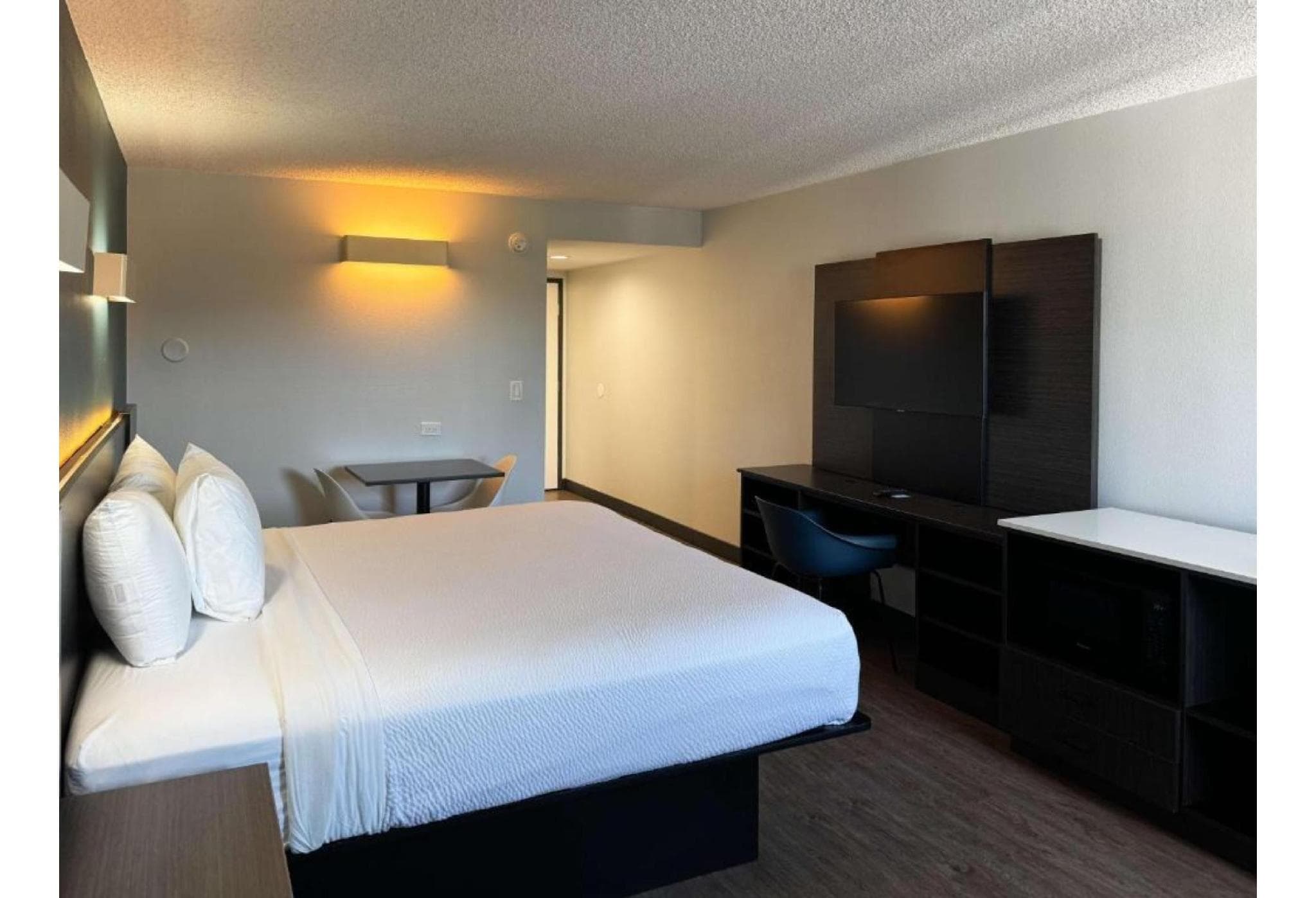 Studio 6  Suites Carson, CA photo 4