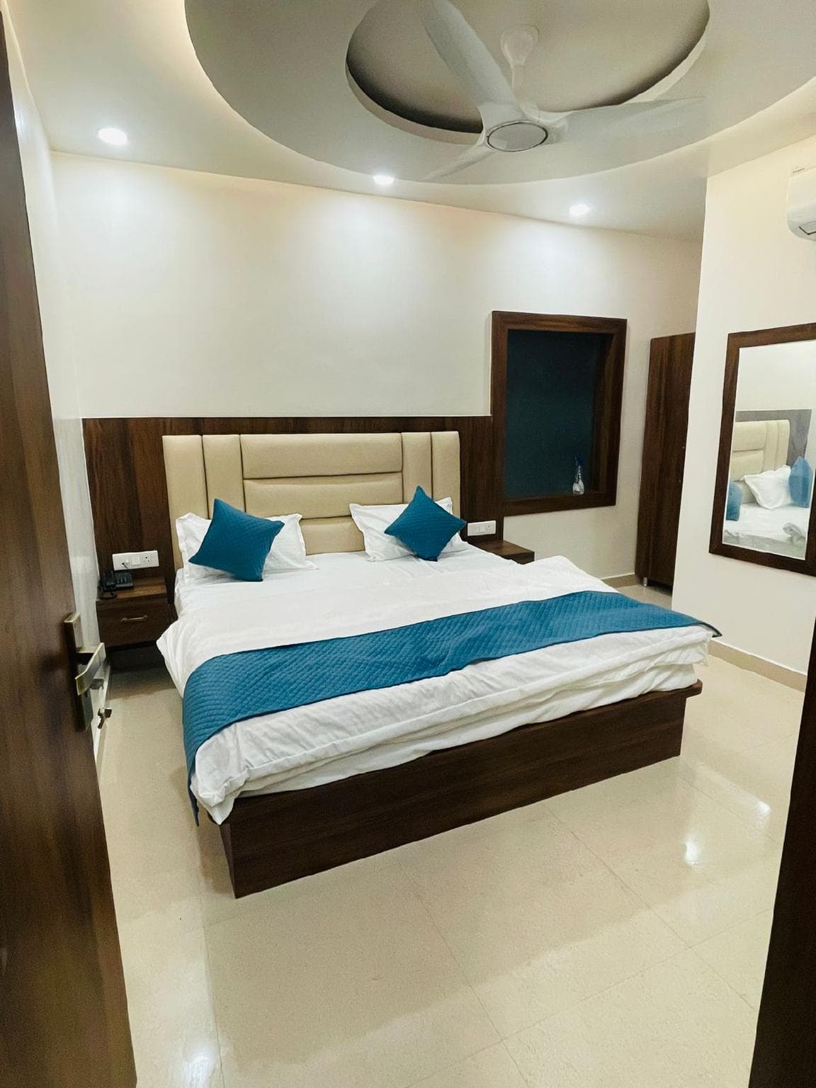 Shree Madhav Hotel photo 2