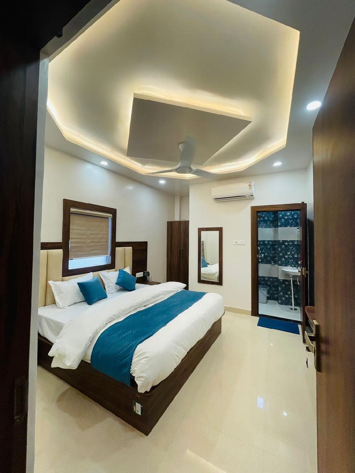 Shree Madhav Hotel