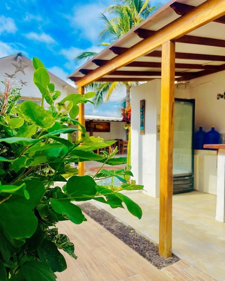 Hotel Coral Blanco w/high speed wifi by the beach photo 3